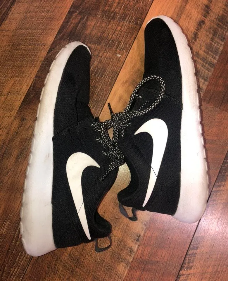 Nike Tennishoes - Image 3