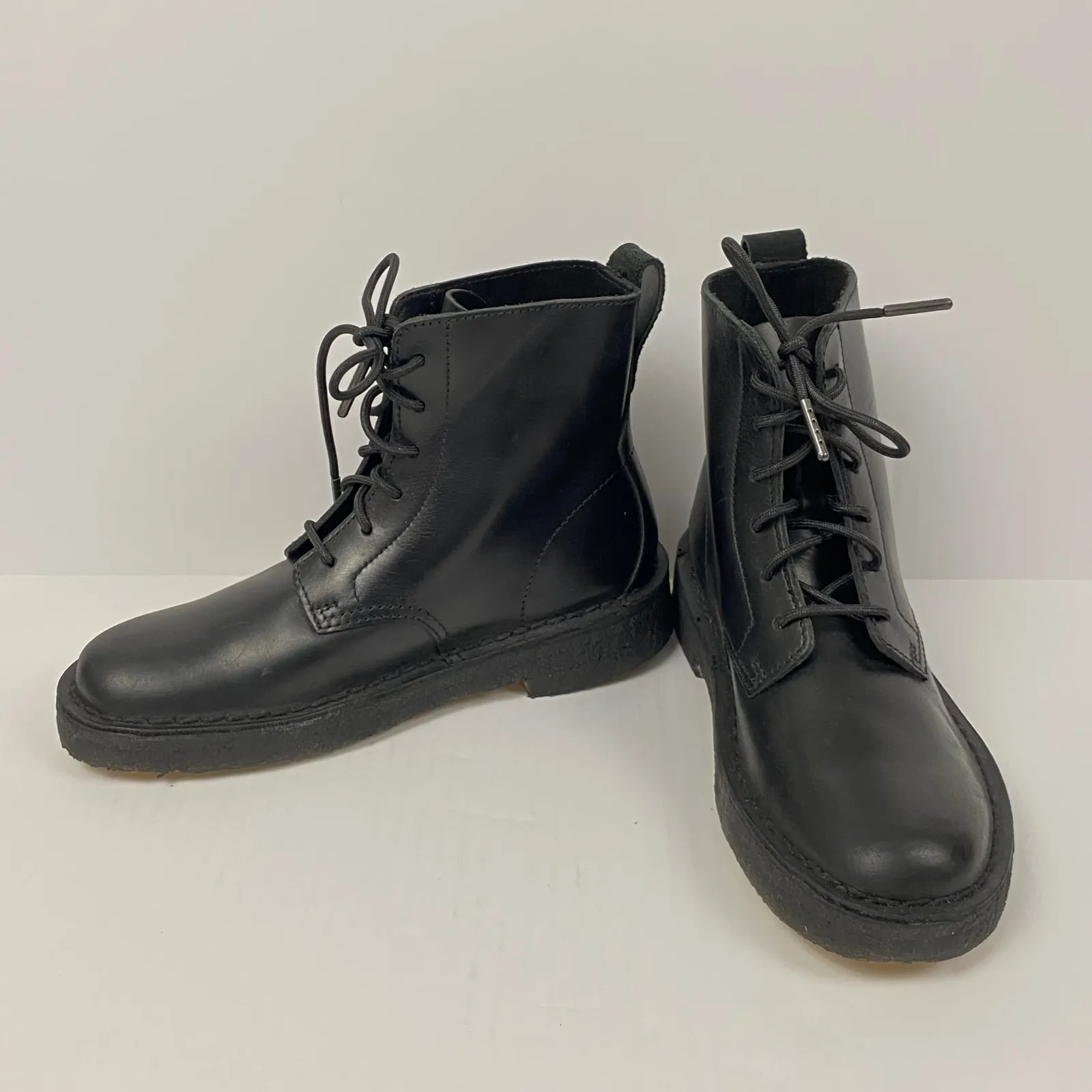 Clarks Originals Size 5.5 Desert Mali Black Polished Leather Lace Up Ankle Boots - Image 2