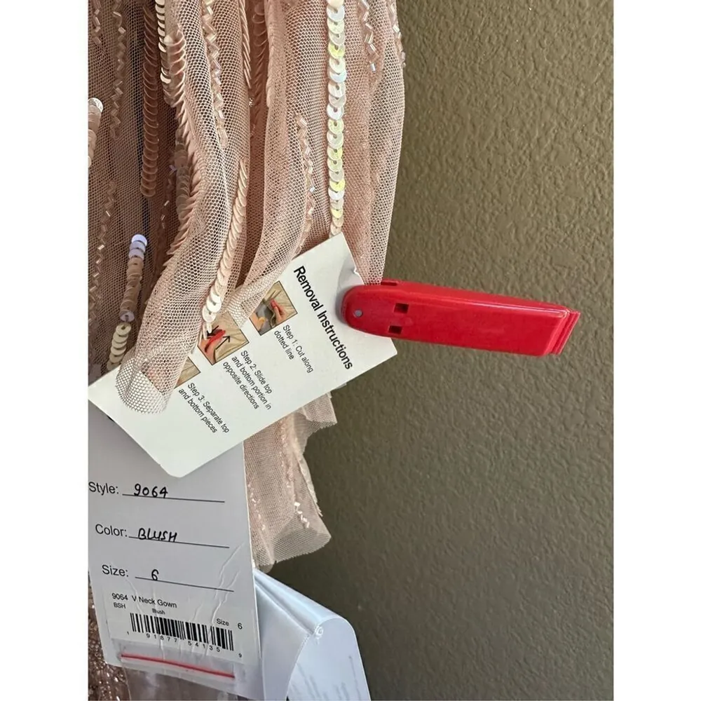 MAC DUGGAL EMBELLISHED CAP SLEEVE FAUX WRAP TRUMPET GOWN IN BLUSH 9064 SIZE 6 - Image 13