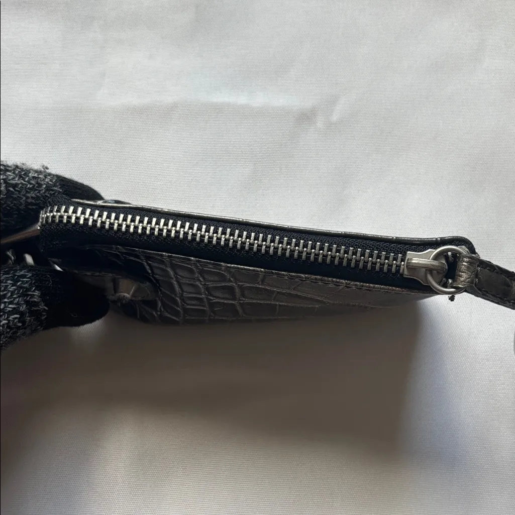 Croc-Embossed Black & Silver Keychain Coin Purse – Excellent Used Condition - Image 4