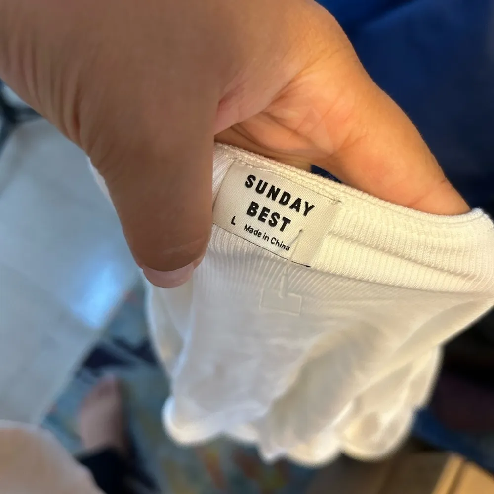 Aritzia Sunday Best Ribbed Long Sleeve Cropped Top - Image 2