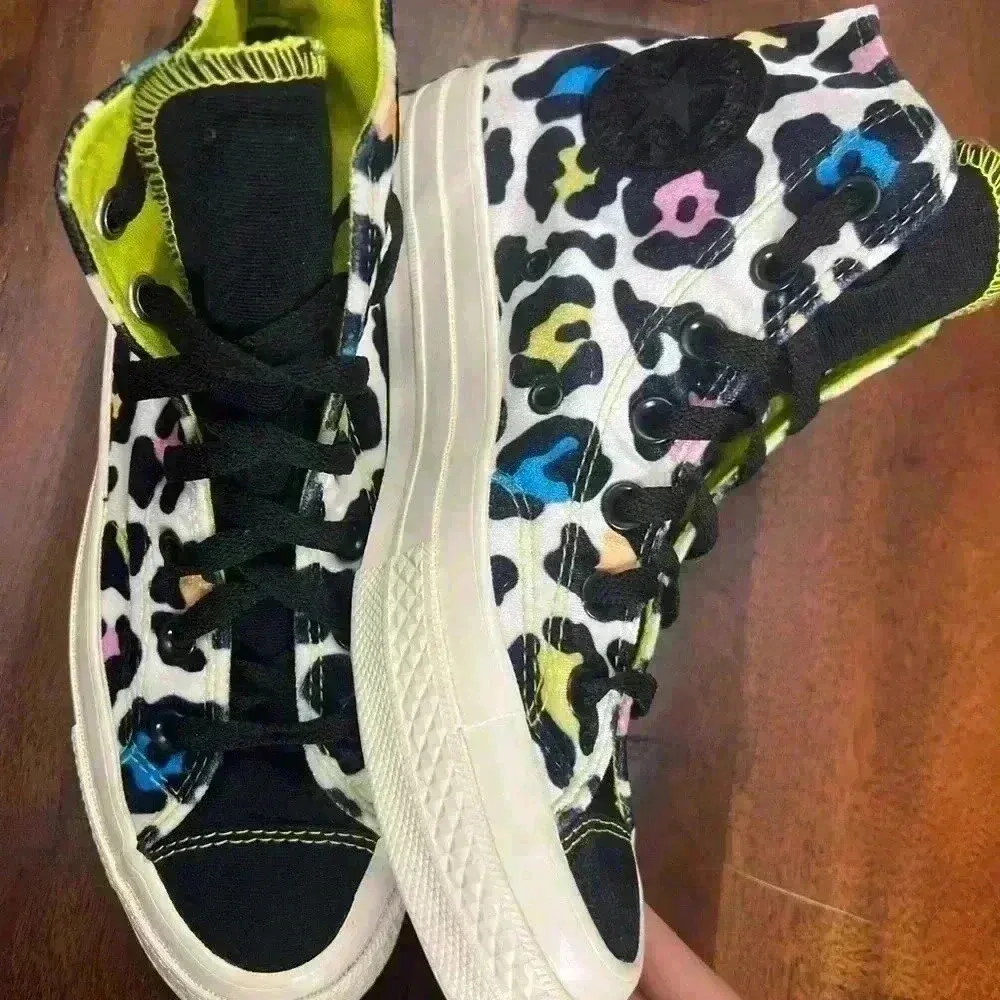 Converse Chuck 70 Hi Womens Casual Sneakers - Image 4