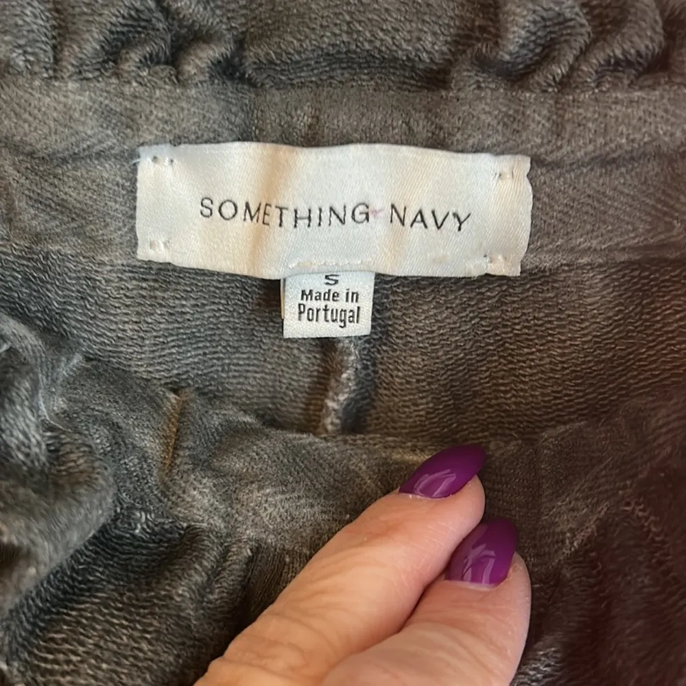 Something Navy Taylor Ruffled Hoodie / Paperbag Sweatpants - Image 7