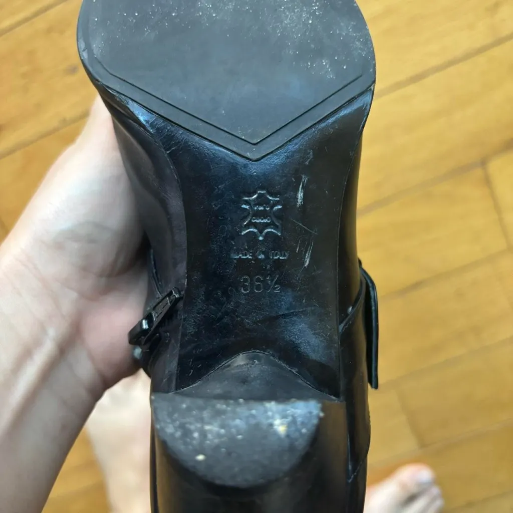 Vintage Y2K Italian Black Leather Kitten Heels w/ pointed toe and buckle detail Size 6.5 - Image 7