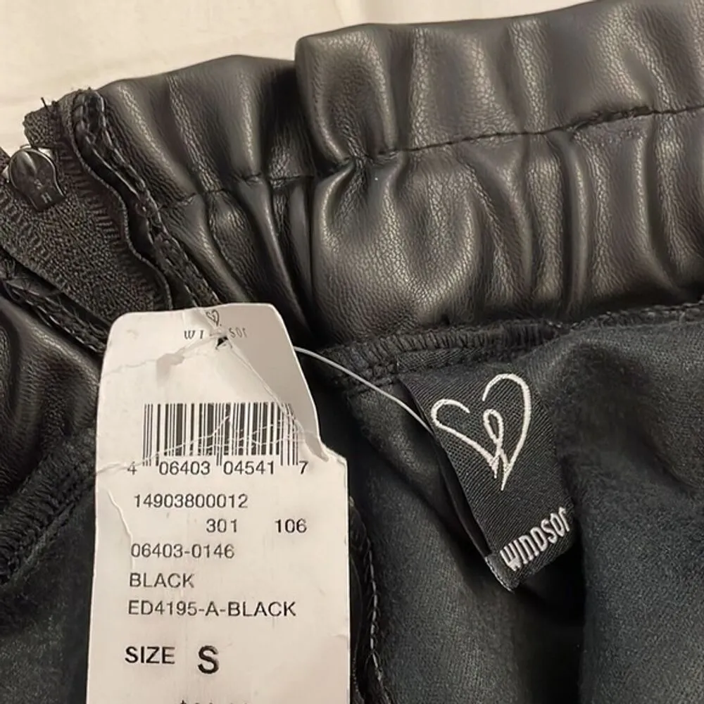 Windsor Black Faux Leather Paper Bag Shorts Womens Size Small NEW - Image 2