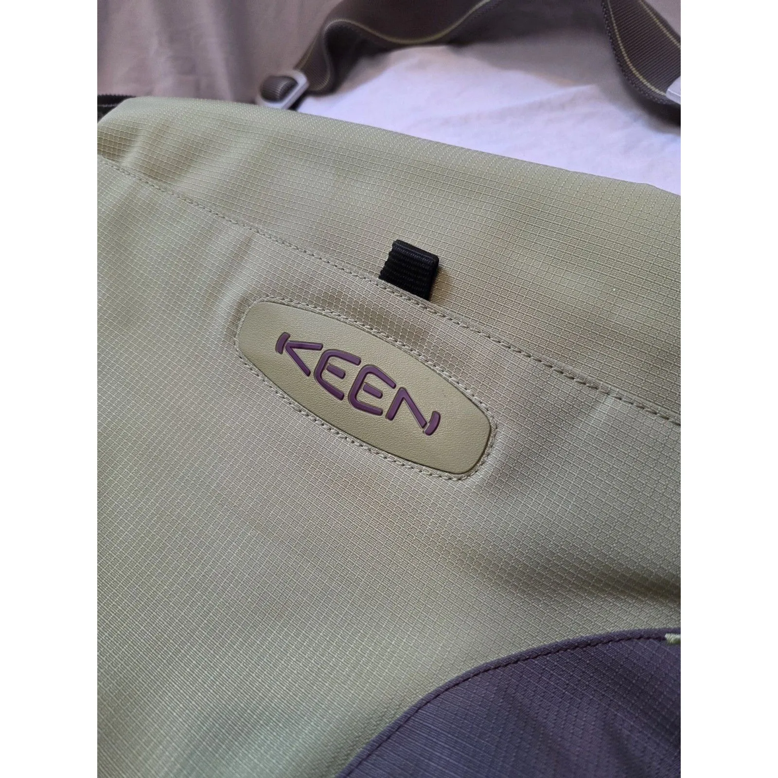 KEEN Gray Green Nylon Lightweight Durable Shoulder Messenger Tote Bag Crossbody - Image 2