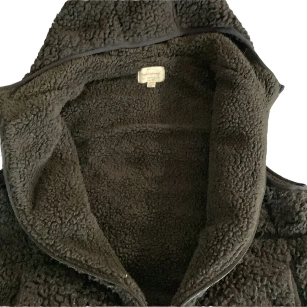 Weather Proof Vintage Sherpa vest with hood size medium - Image 2