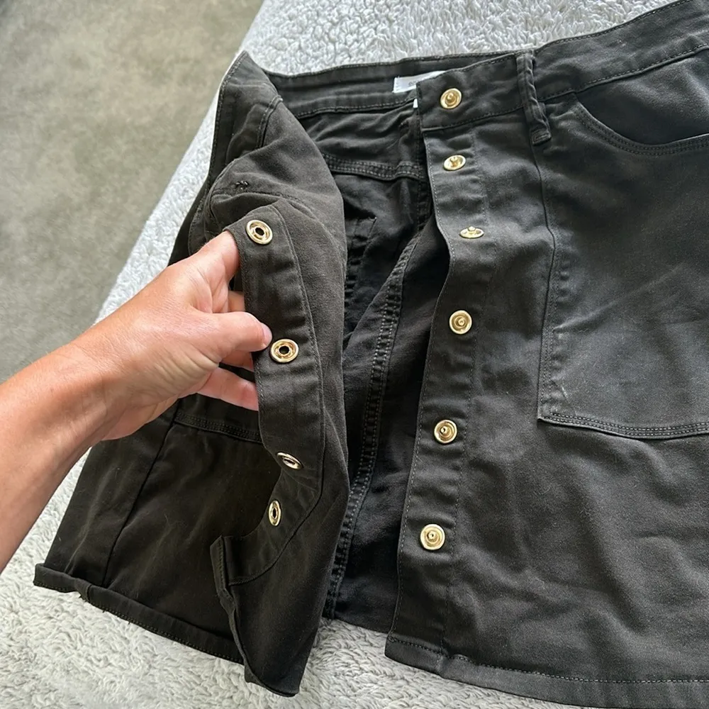 Good American Size 10/30 A-Line Button Front Mini Skirt Dark Olive Green Denim - Image 9