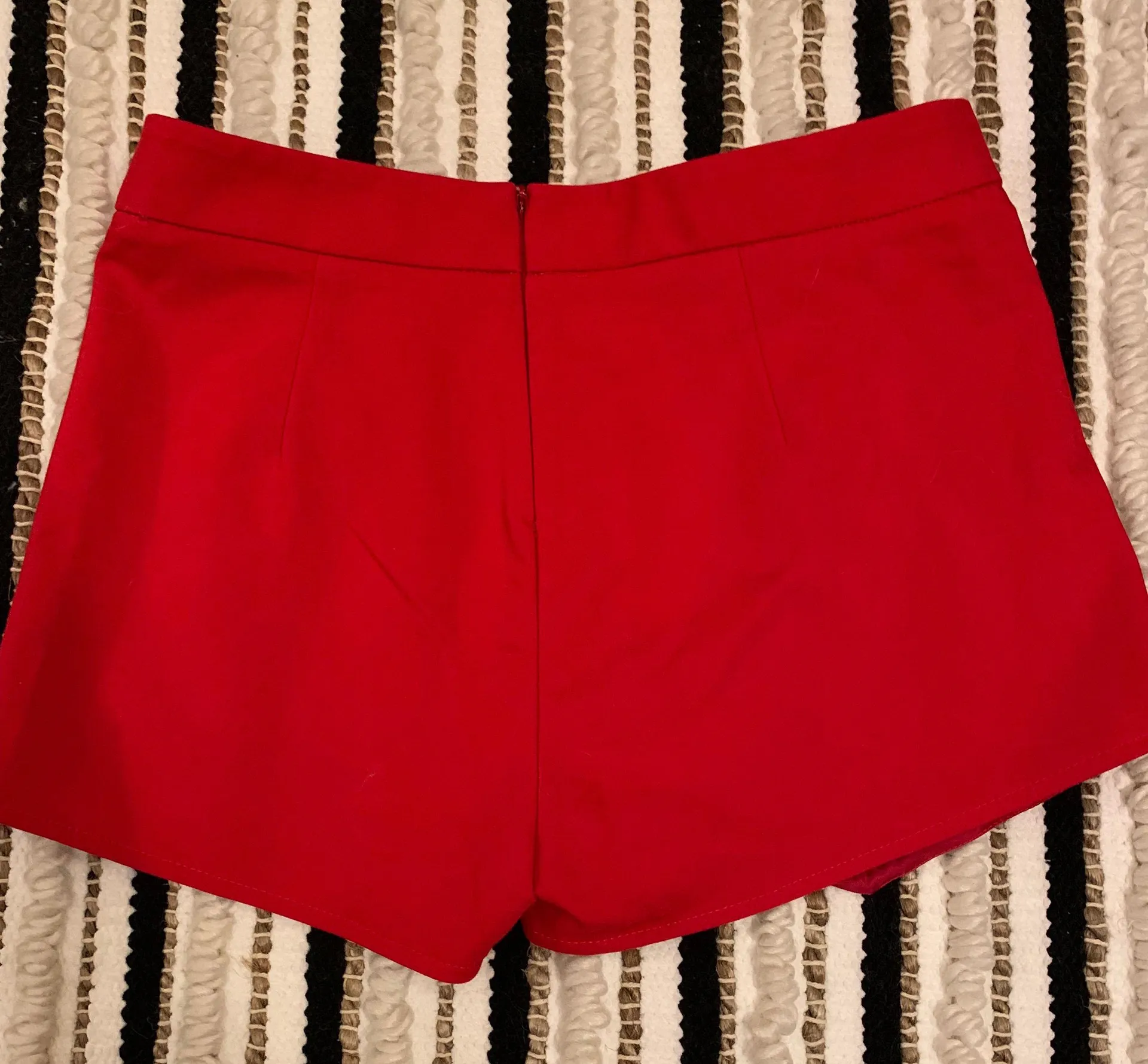 EXPRESS red envelope skirt - Image 2