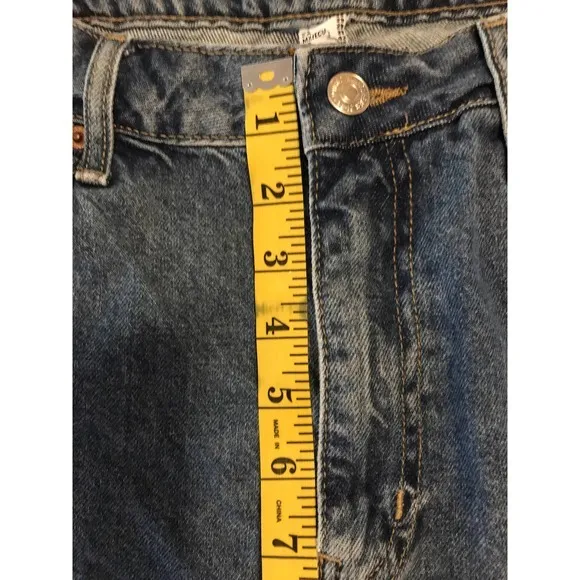 Forever 21‎ distressed  Size 29 denim shorts - Image 8