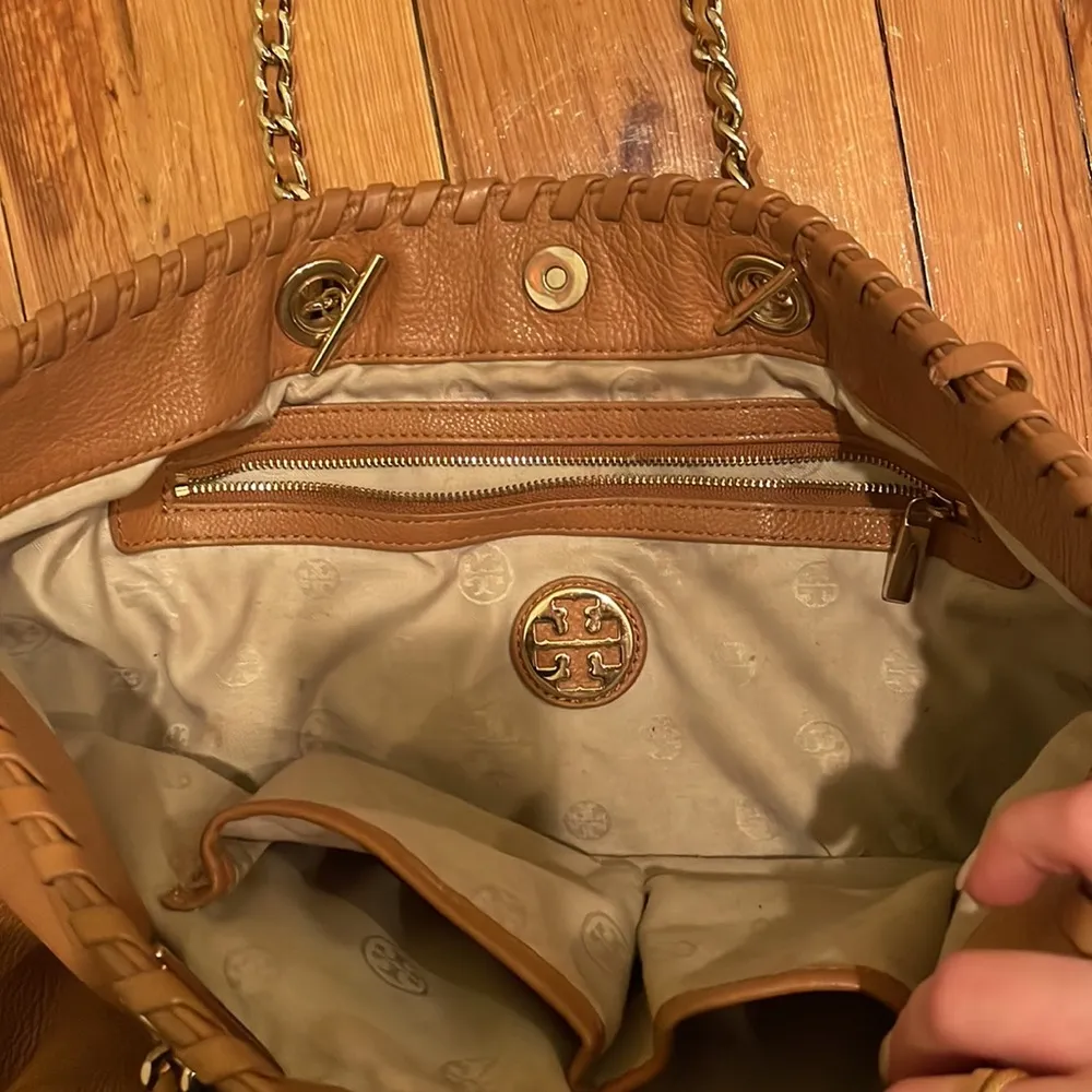 Tory Burch Marion East West Tote Tan - Image 10