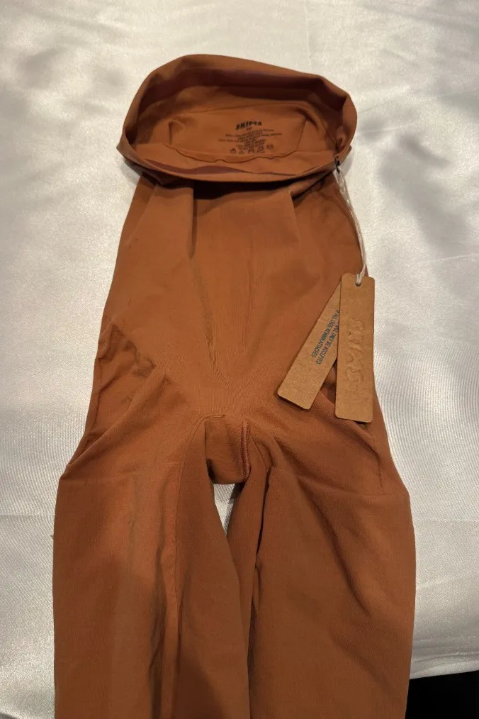Skims Sculpting High-Waist Shaping Leggings ā Cocoa ā Size L ā NWT - Image 1