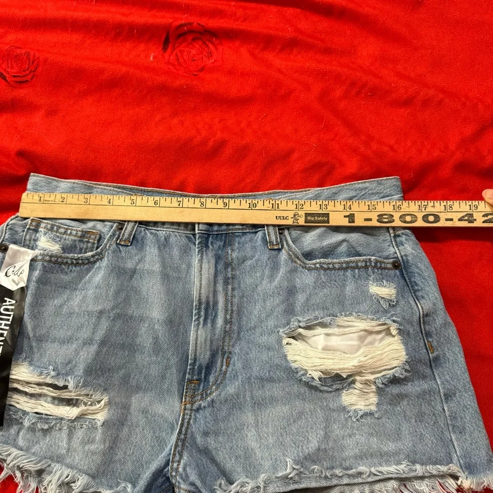 New. Cello Women's Blue Distressed Shorts. - Image 4
