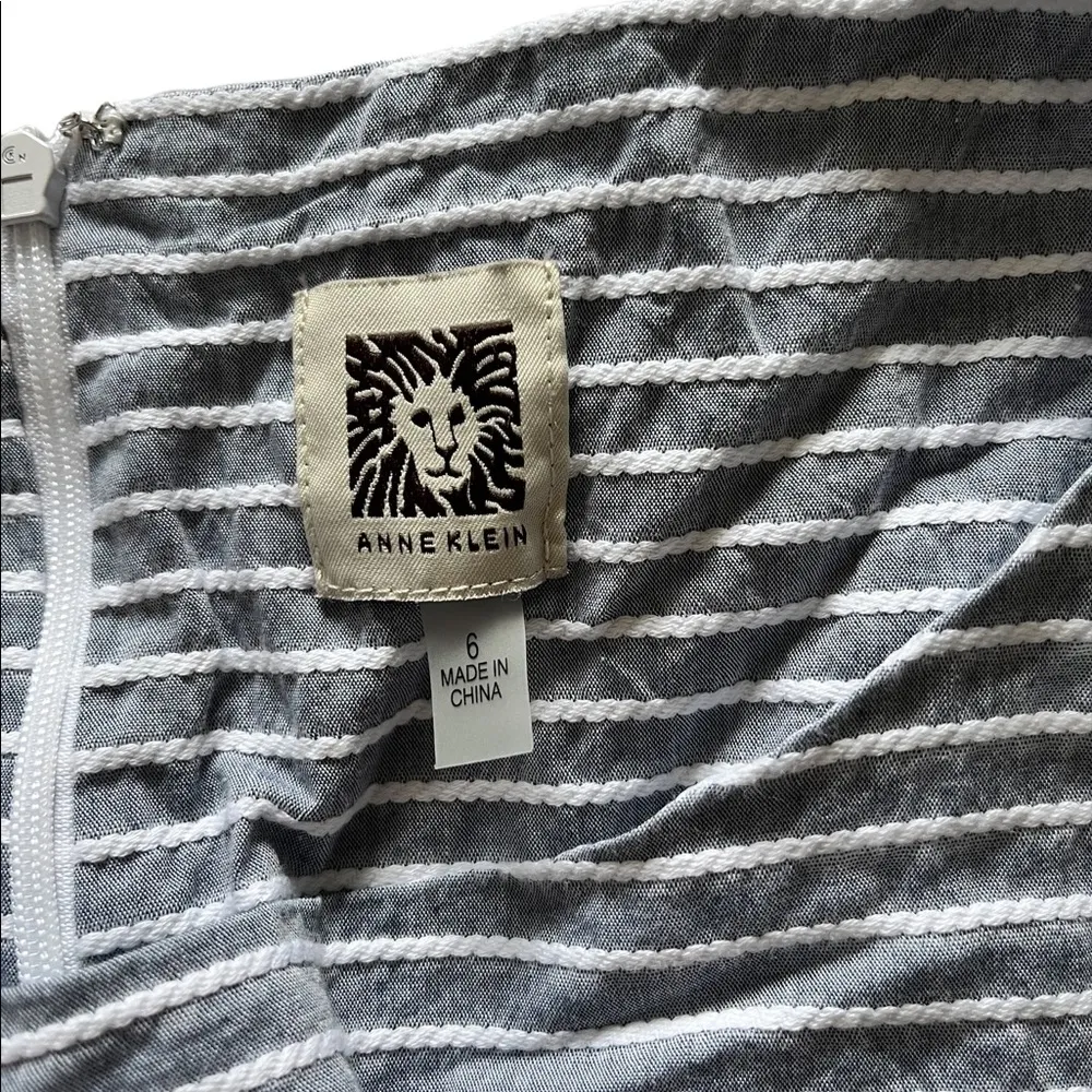Anne Klein grey and white striped sleeveless dress with pockets size 6 - Image 5