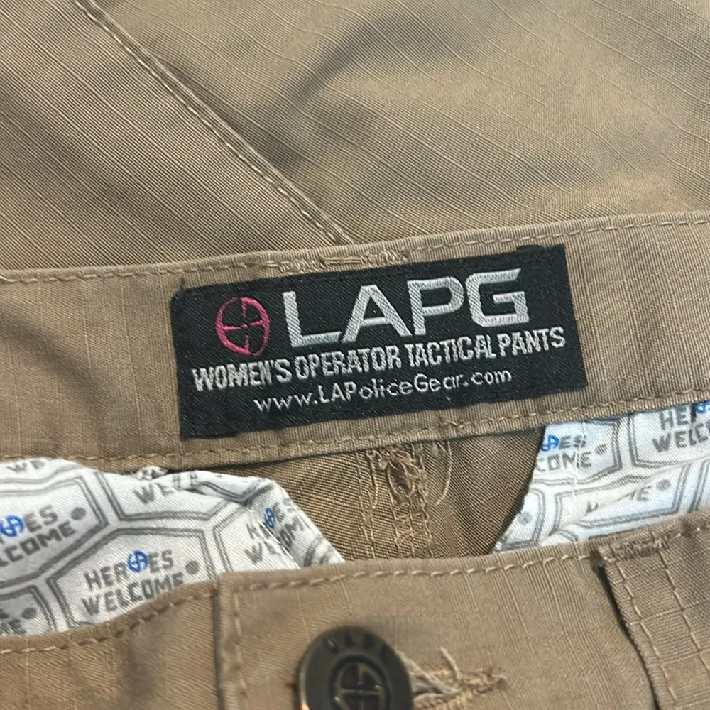 LAPG coyote cargo pants with short inseam Size 4 - Image 4