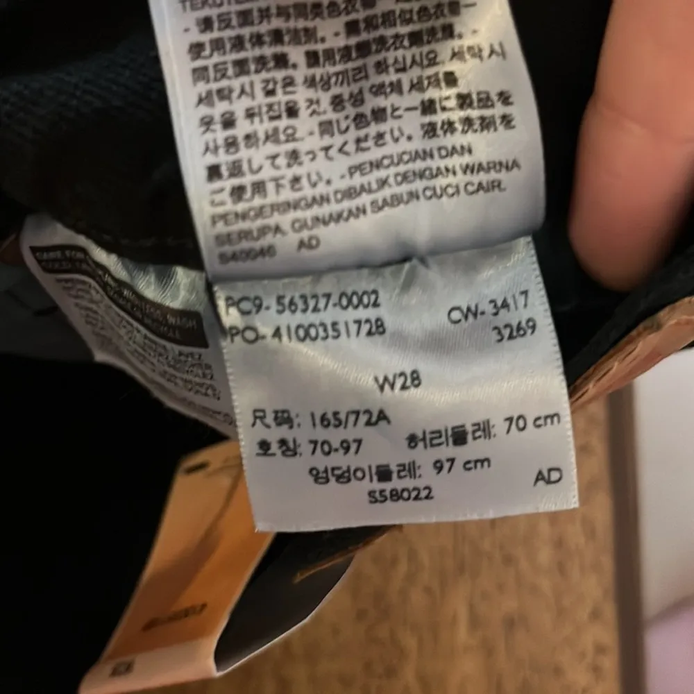 501 High Rise Shorts in Darkest Hour - Image 6