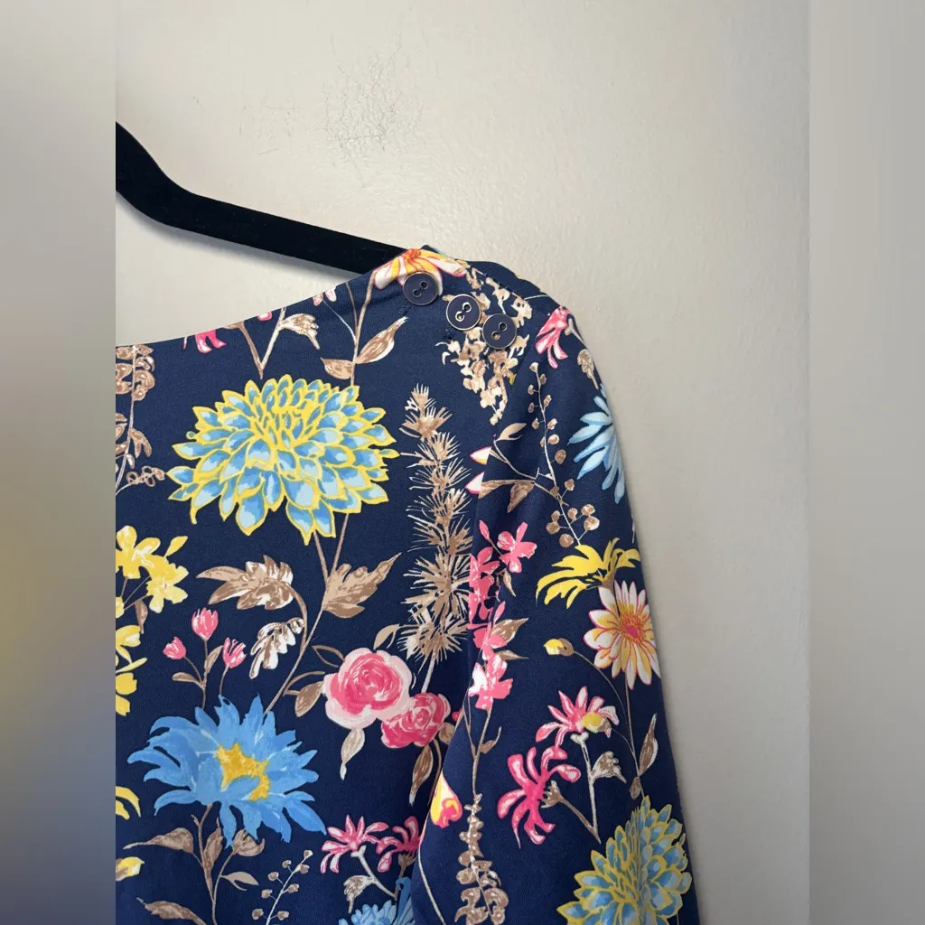 J Mclaughlin Catalina Cloth Wavesong‎ Top Navy Floral Bright Spring Size Large - Image 4
