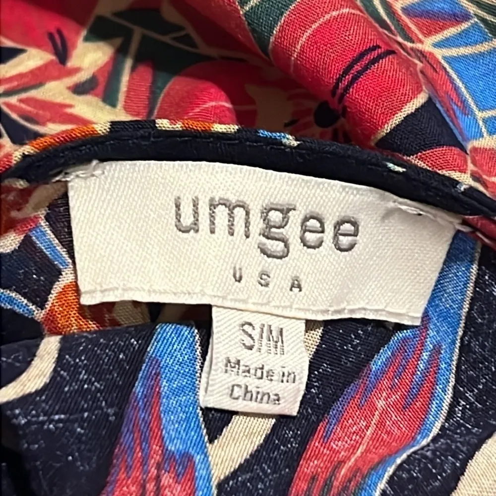 Umgee small/medium women's floral cover up with tasseled sleeve edges blue pink - Image 9