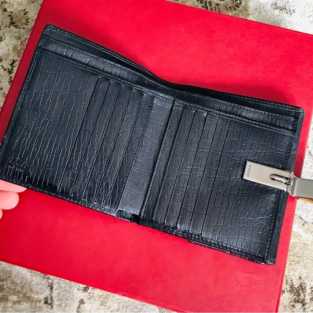 Authentic GUCCI bamboo clasp wallet 💵💶💴 - Image 10