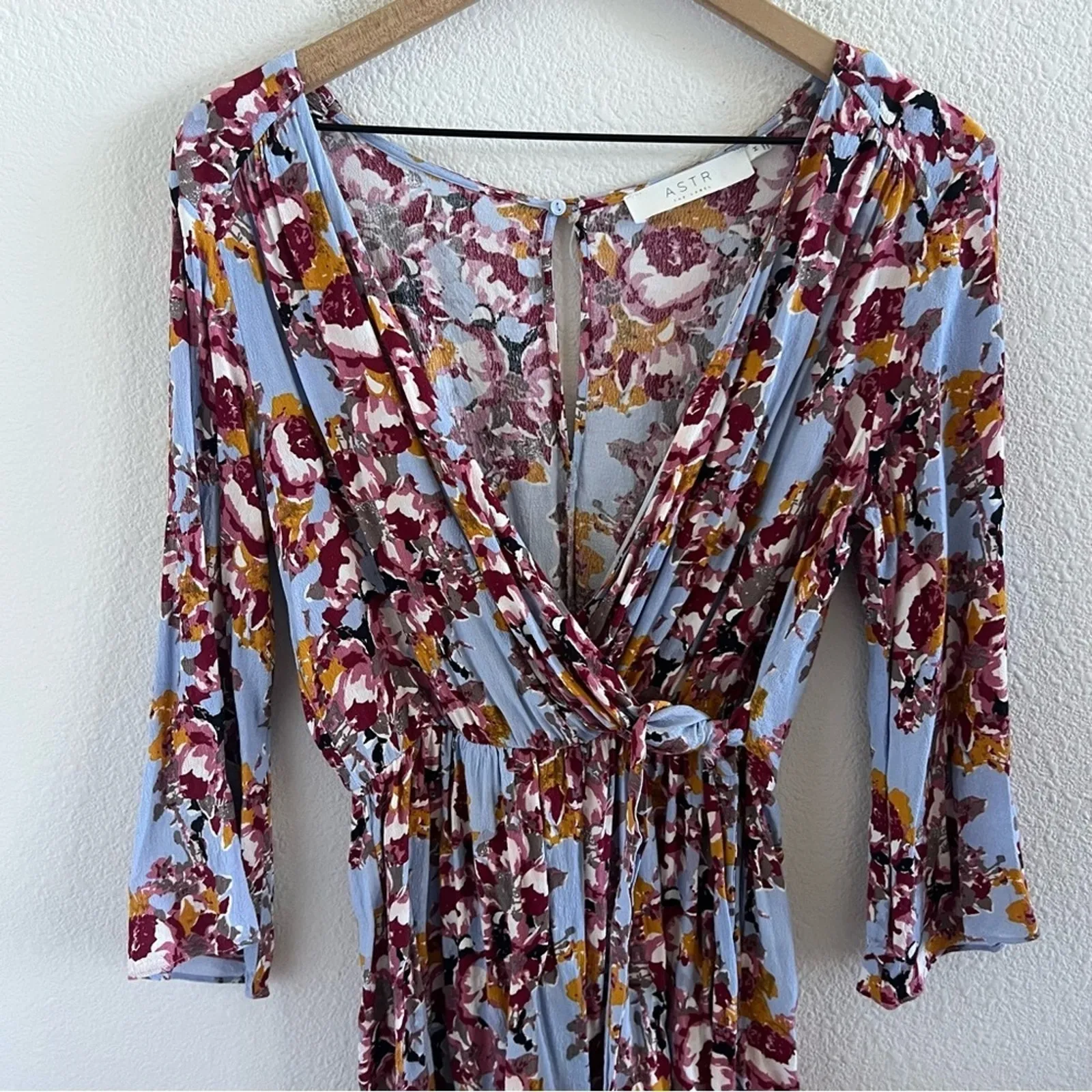 ASTR  The Label Floral Ruffle Romper Boho Tie Side Wrap Upper Back Button Medium - Image 4