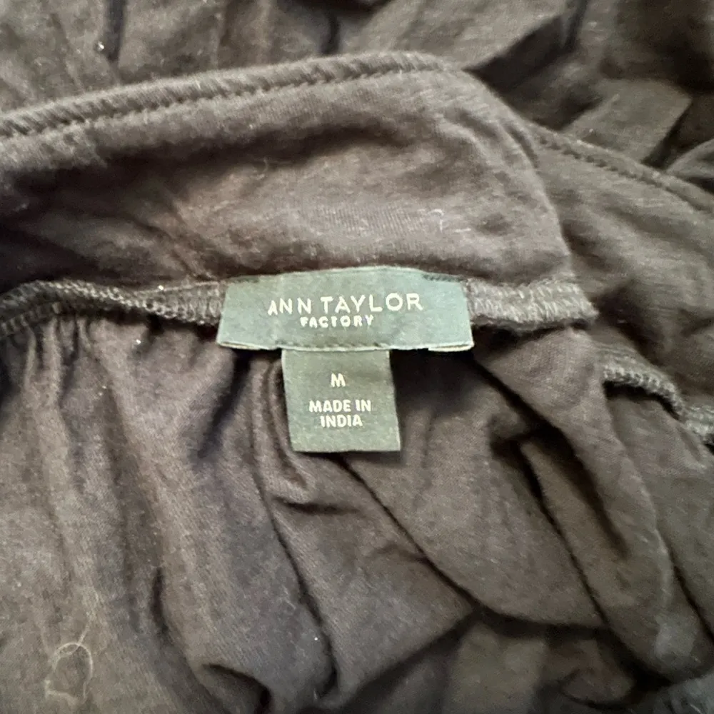 Ann Taylor Embroidered Tank Top Size M - Image 4