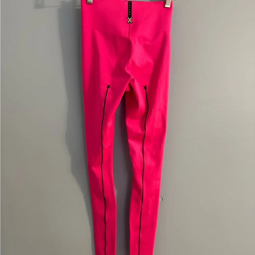 Savage X fenty great condition hot pink leggings size XS - Image 4