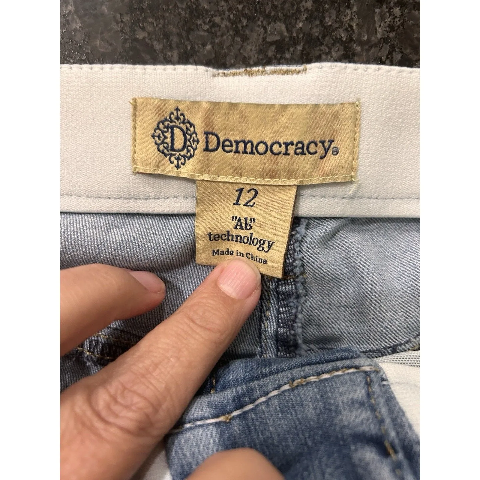 Democracy Jeans Women Size 12 Blue "Ab" Technology Tapered Fray Hem Denim Jeans - Image 3