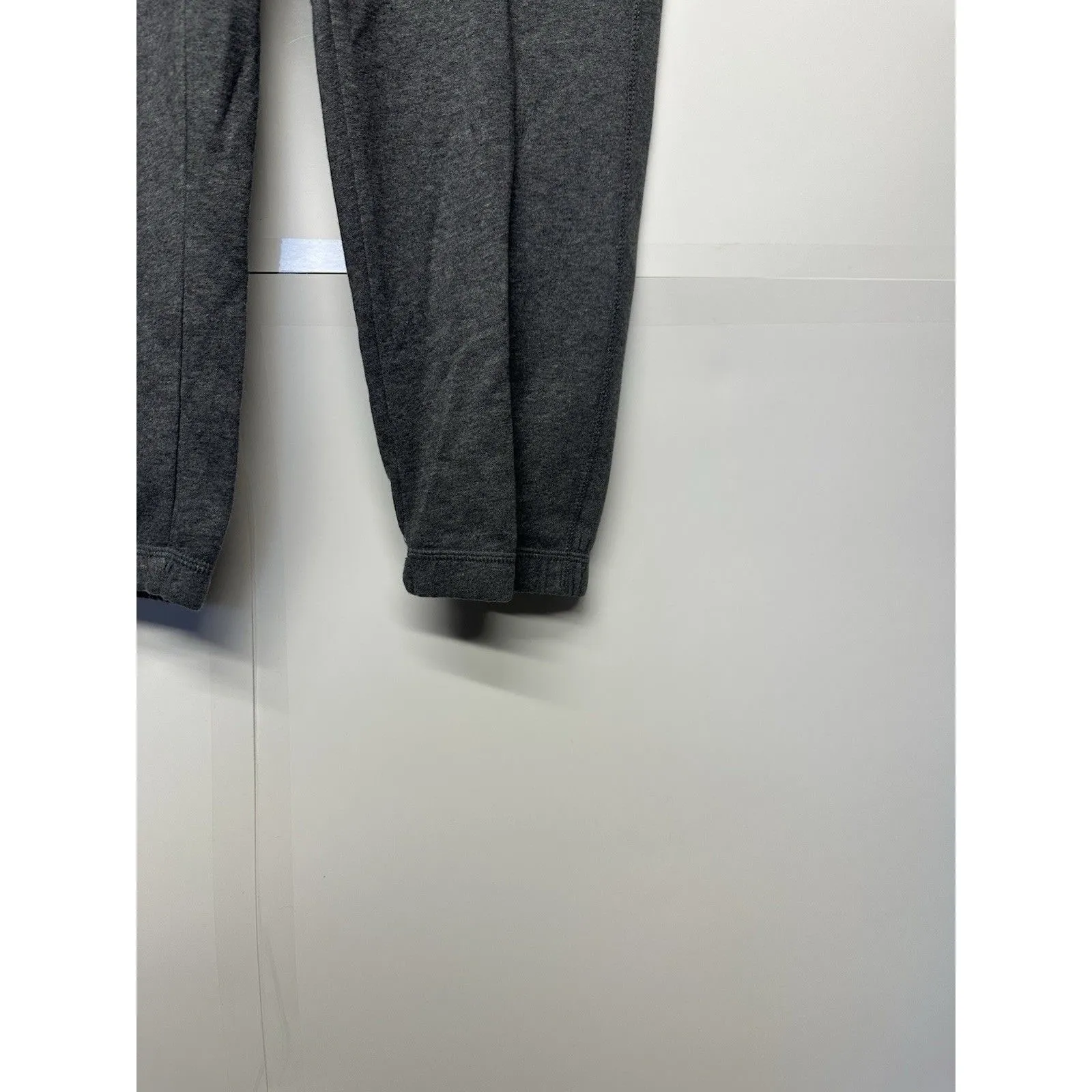 Nike Women’s Gray Sweatpants Size Small Joggers 32.5x22 Drawstring - Image 7