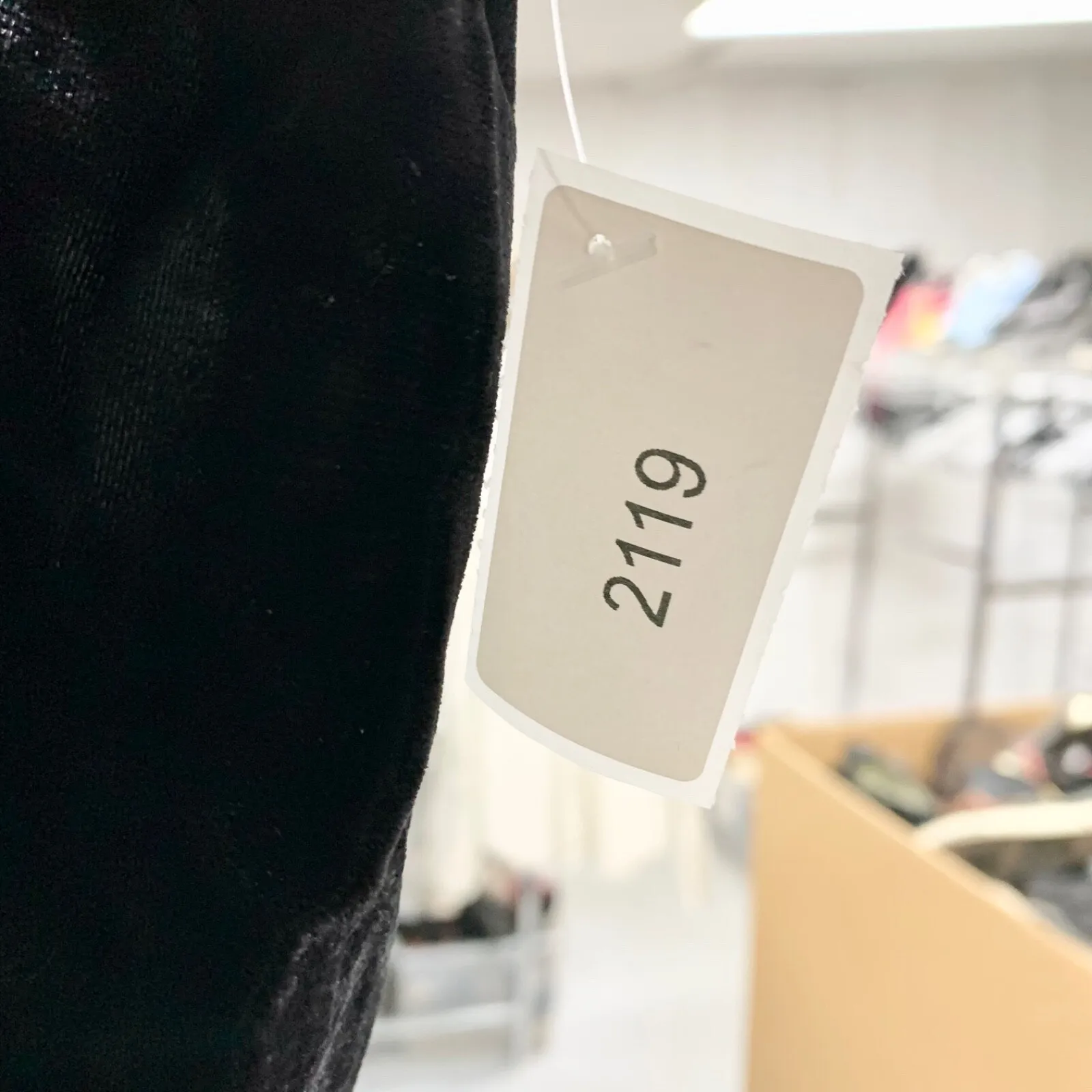 Asos Top Women Size Small Long Sleeve Mock Neck Zip Closure Velvet Blouse Black - Image 7