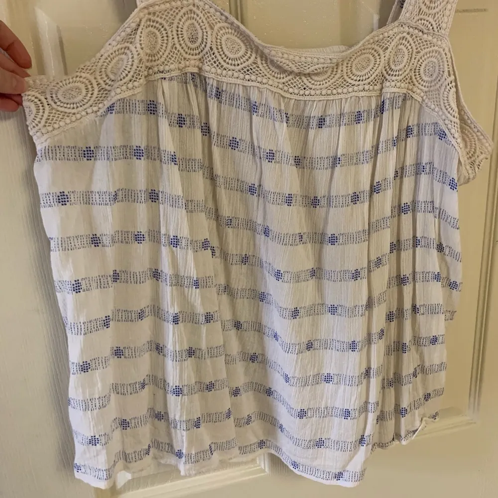 Old navy lightweight flowy tank size XXL - Image 3