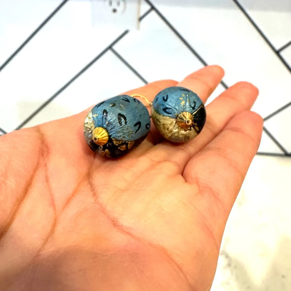 Vintage paper wrapped wooden bead dangle earrings bohemian artsy quirky handmade - Image 4