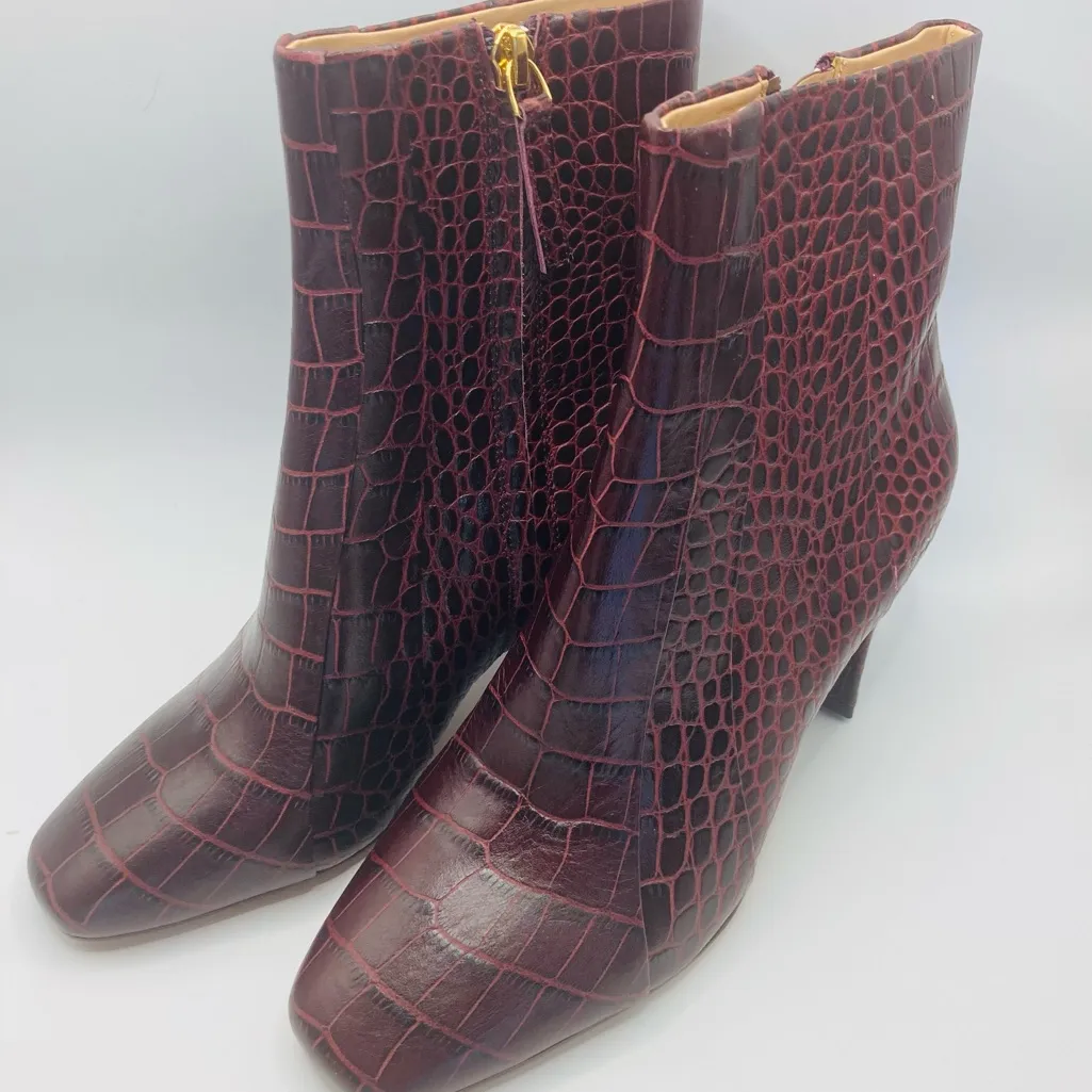 Veronica Beard Felix crocodile embossed burgundy heeled leather boot unworn. 6 - Image 5
