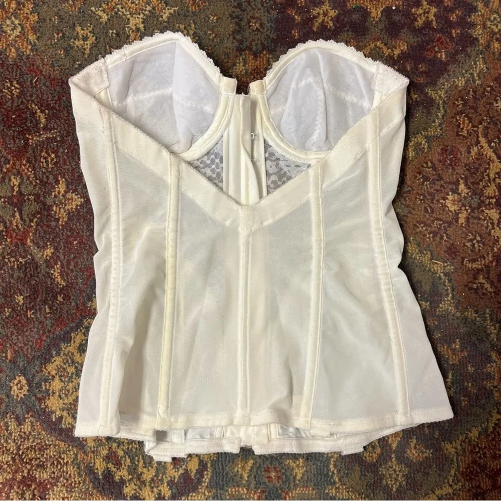 Vintage Y2K Victoria’s Secret white corset bustier bra 34B - Image 3
