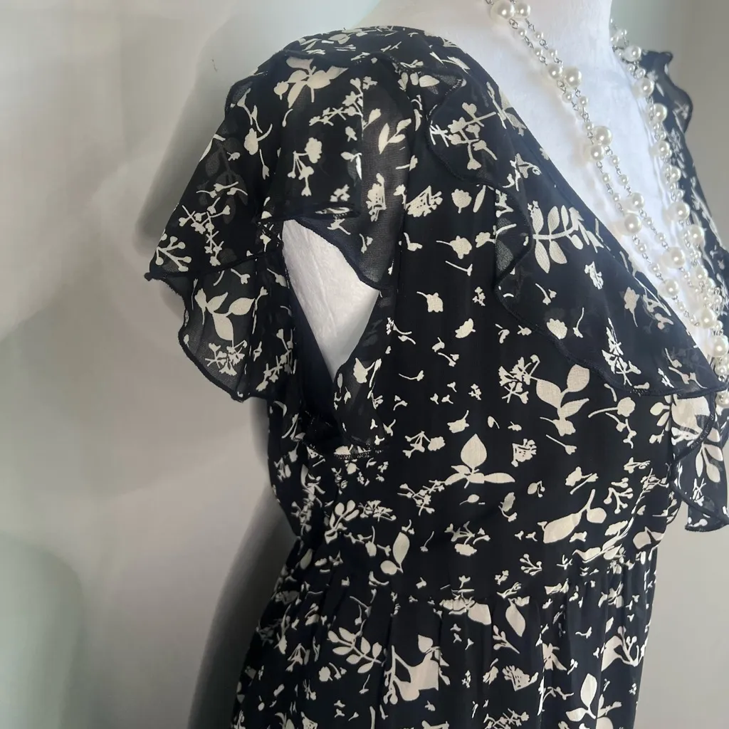 Converse, One Star Floral Mini Dress, Woman Size‎ XL, Black- Cream, Casual - Image 4