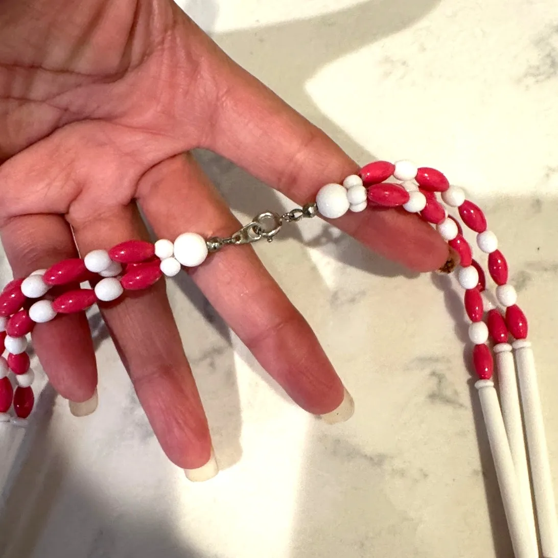 Vintage plastic pink white 3 strand western faux native bohemian necklace - Image 3