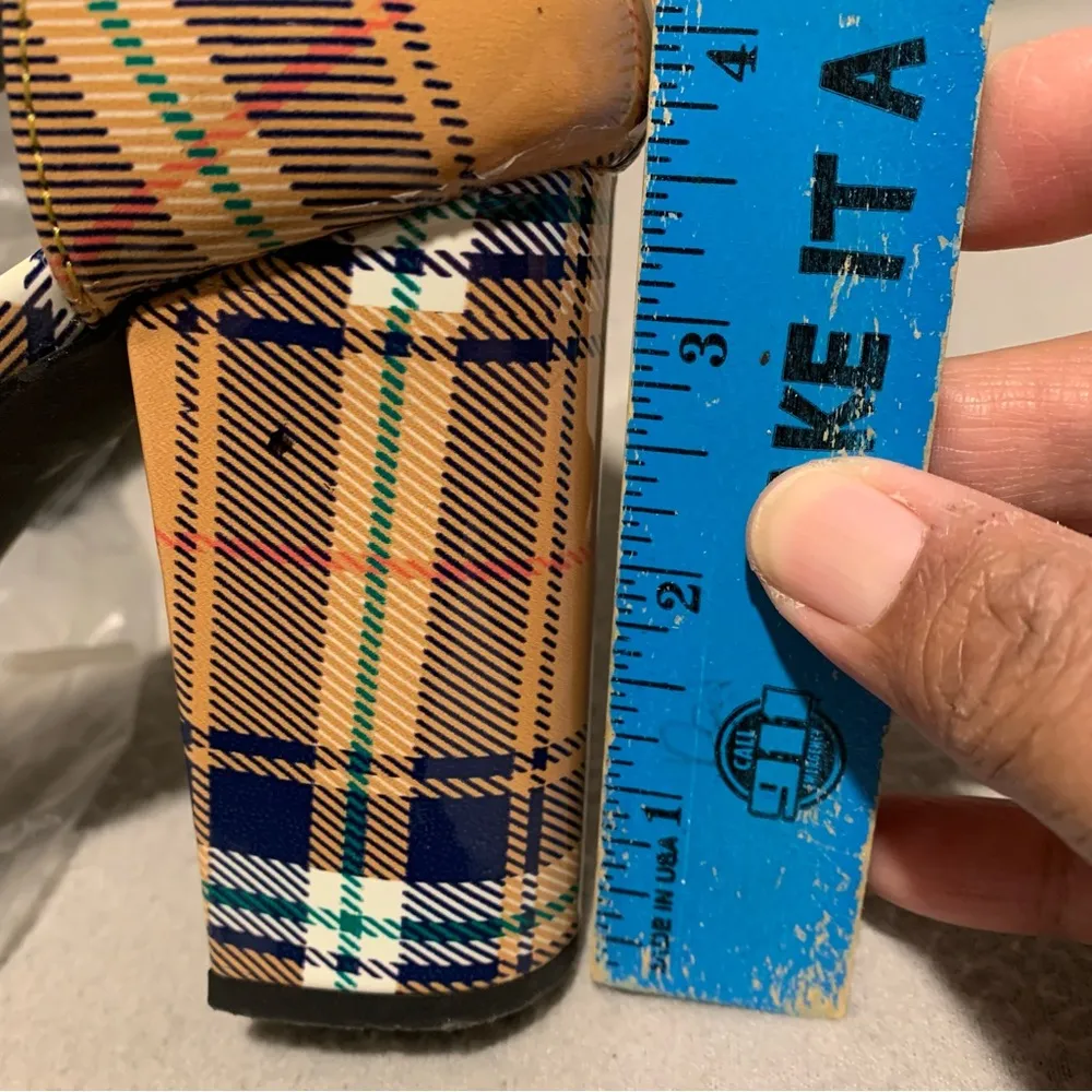 Madden Girl Sandals Women’s Size 7.5 M Yellow Plaid Beella Open Toe Block Heel - Image 6