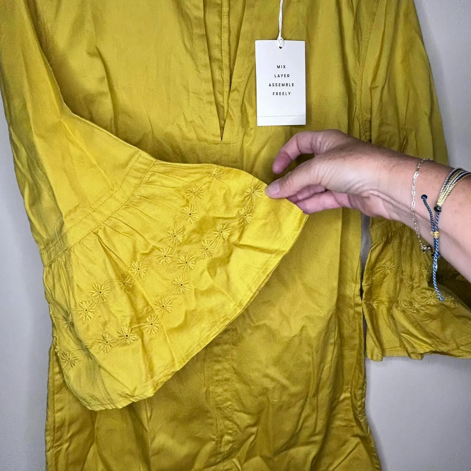NWT Free Assembly Tunic‎ Mustard yellow Women's size S Gold - Image 4