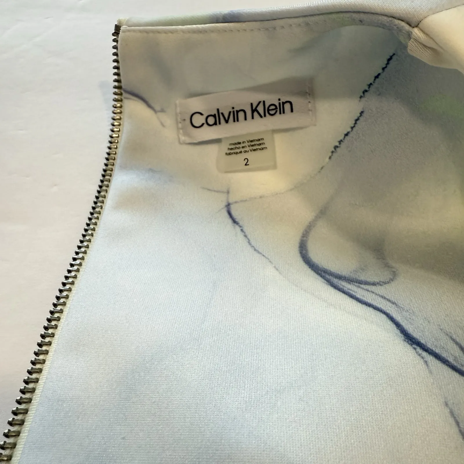 Calvin Klein Blue‎ Ivory Print V Neck Scuba Knit Sleeveless Sheath Dress Size 2 - Image 9