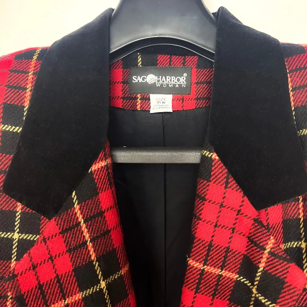 Vintage Sag Harbor Red Tartan Plaid Wool Blend Blazer with Black Velvet Collar - Image 3