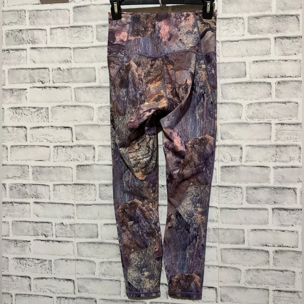 Women’s Fabletics Powerhold high waist Orchid Moon Rock leggings Size Small - Image 4