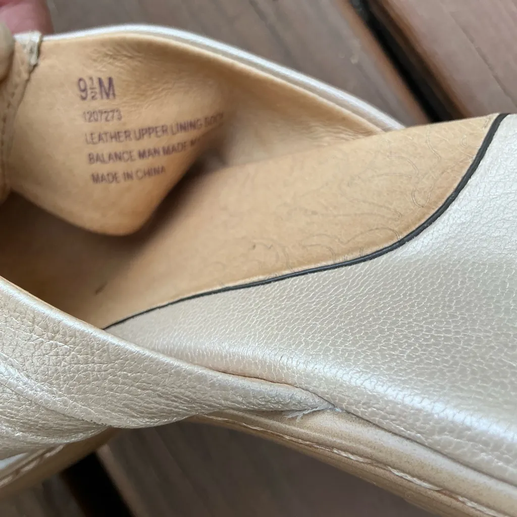 Soft leather slide in sandals 🌸🌸 Size 9.5 - Image 9