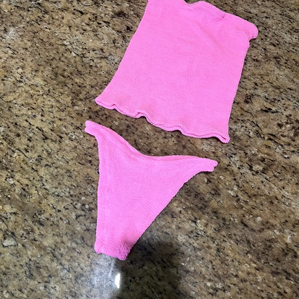 Hunza G Women’s Crinkle Swim Mini Skirt in Bubblegum Pink Size undefined - Image 3