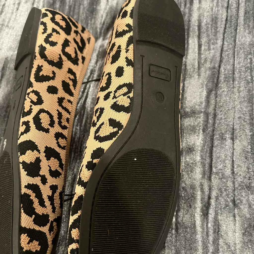 Stylish Leopard Print Flats Size 10 by Seychelles - Image 3