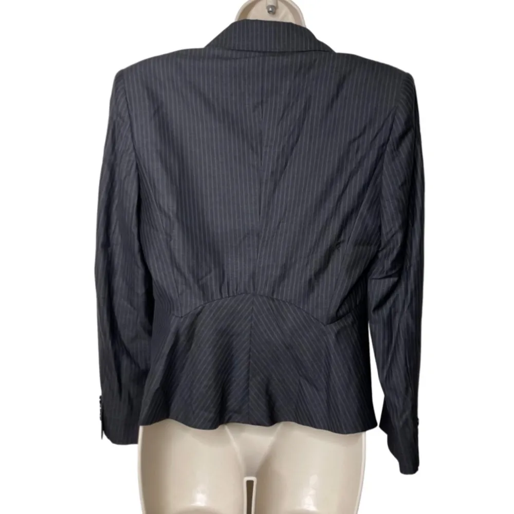 MaxMara grey stripe crop wool blend blazer one button closure size 10 - Image 2