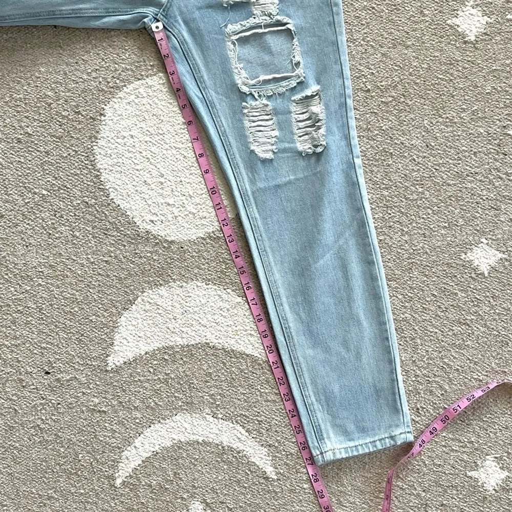 Pretty Little Thing  Kendall Light Wash Super Distressed Mom Jeans - Image 9