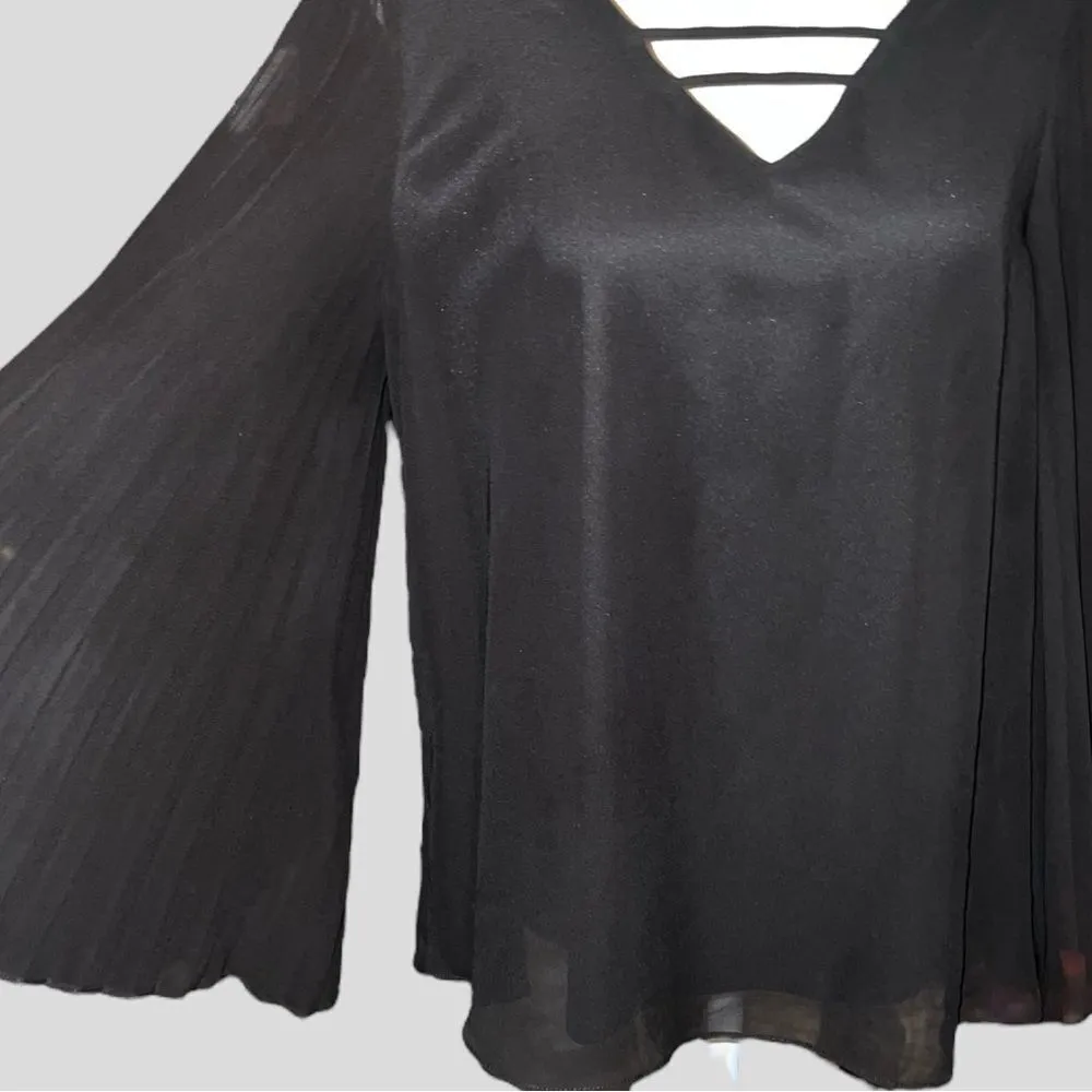 Apt9 adorable black top with wide pleated sleeves! Cute crisscross in front. New - Image 4