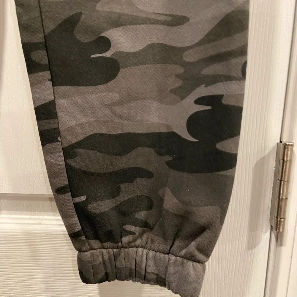 NWT Wild Fable Size S Green Camo Elastic Drawstring Waist Sweatpants Loungers - Image 5