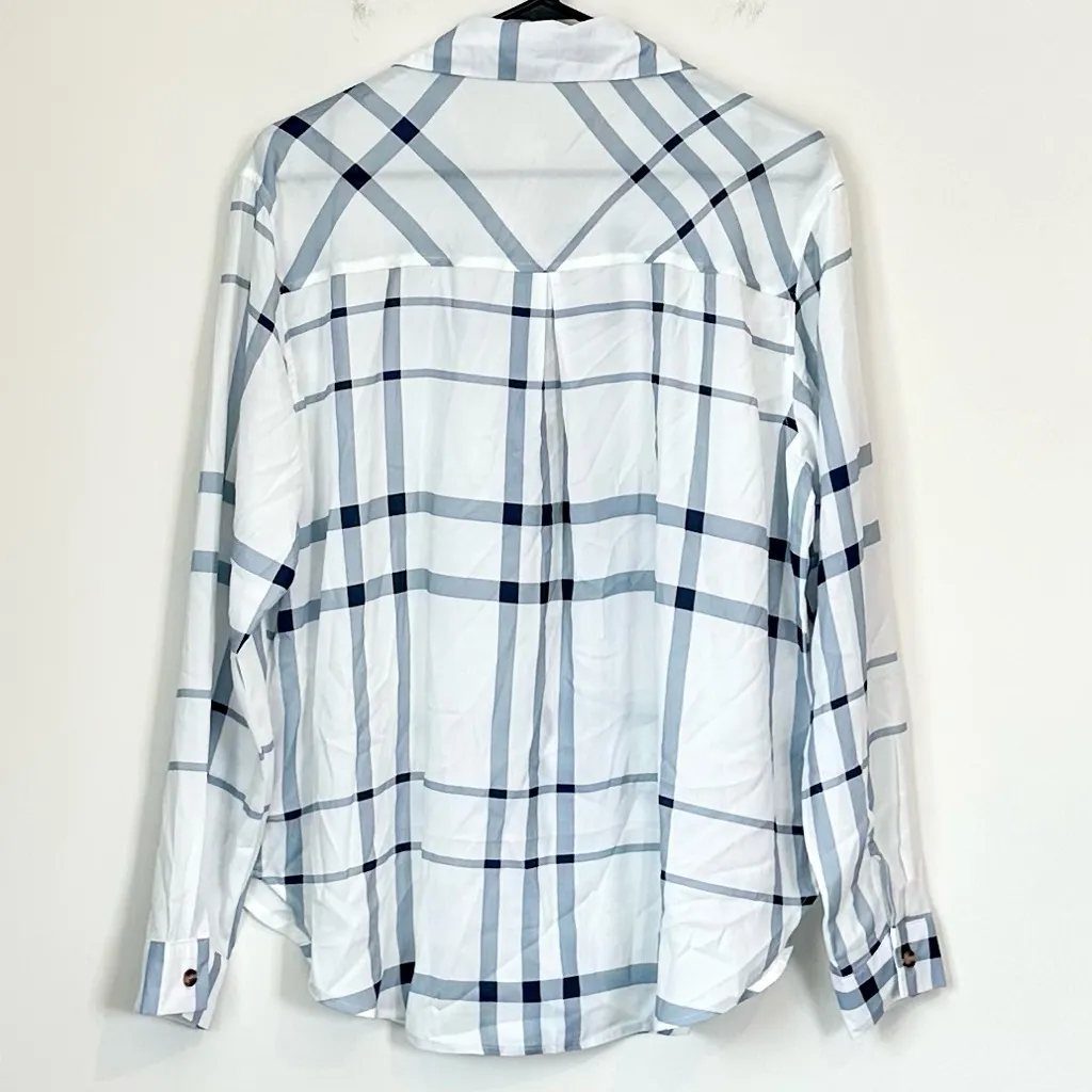 NWT ZC&GF White and Blue Gray Patterned Button Up Blouse - Image 6