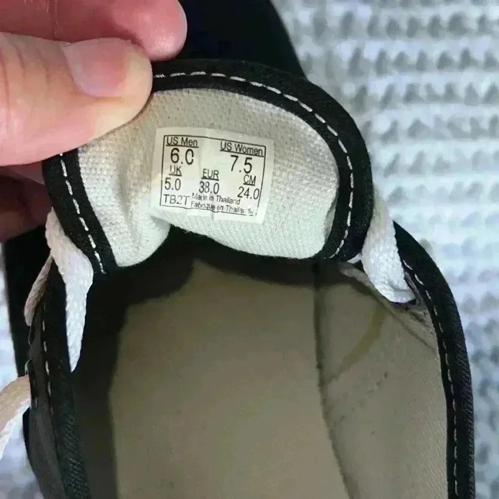 Vans Unisex Canvas Sneakers - Image 6