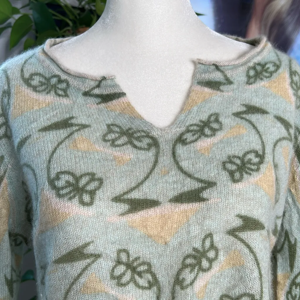 One Girl Who.. Faith Cashmere Floral Light Sweater A - Image 3